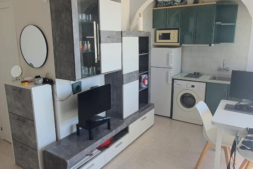 Apartamento Con Terraza A Pie De Playa بينالماذينا المظهر الخارجي الصورة